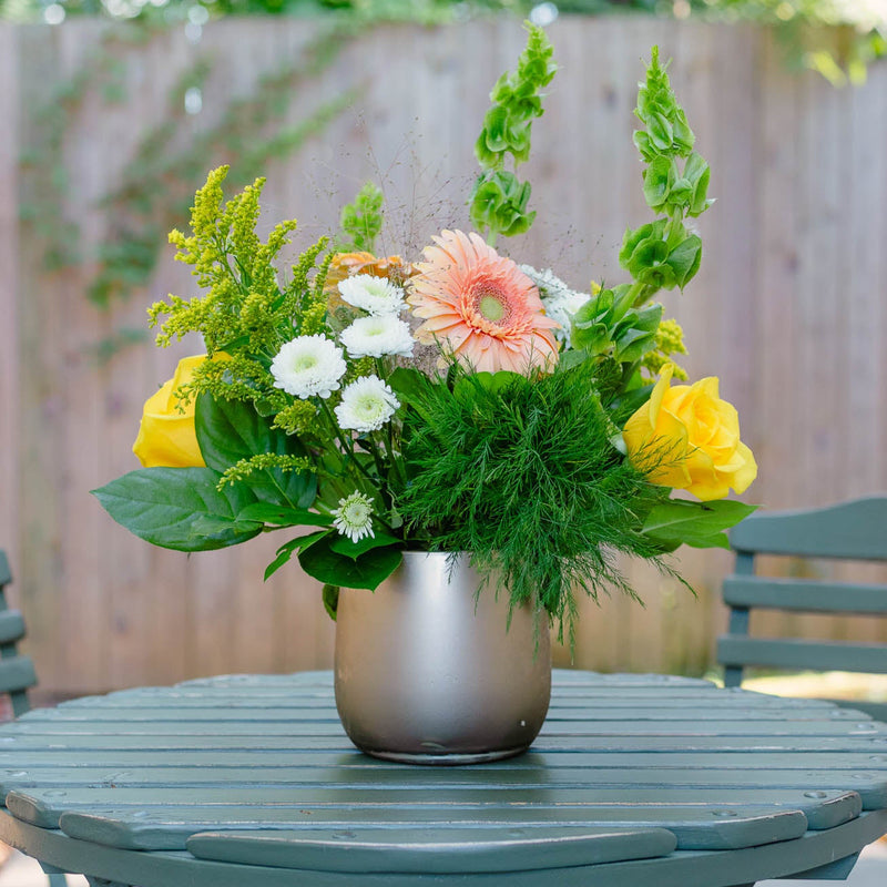 Rose and gerbera daisy floral arrangement