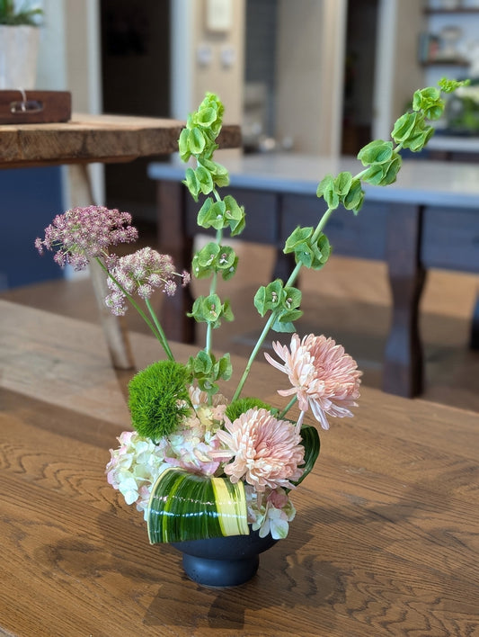 Modern Minimalist - Floral Arranging Class (September 16 @6pm)